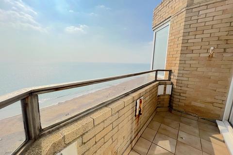2 bedroom apartment for sale, Spa Court, Kings Esplanade, Hove BN3 2WS