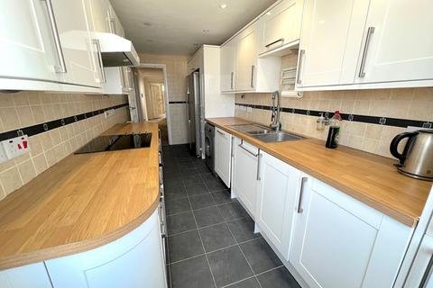 2 bedroom apartment for sale, Spa Court, Kings Esplanade, Hove BN3 2WS