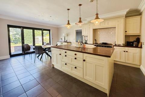 19 Bramley Road, Bramhall, Stockport, SK7 2DW