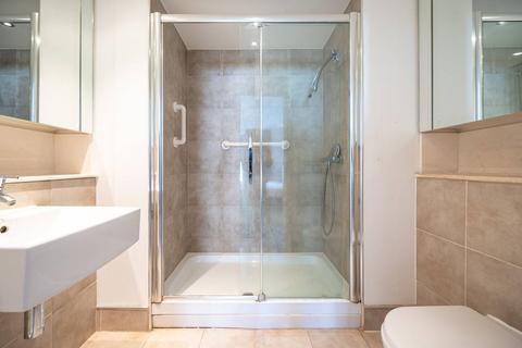 3 bedroom penthouse for sale, Boulevard Drive, Colindale, London, NW9