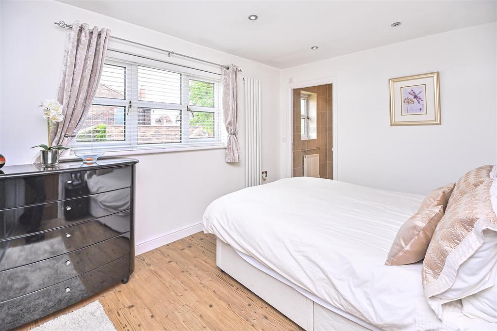 2 St Mary's Court Bedroom 2 (1).jpg