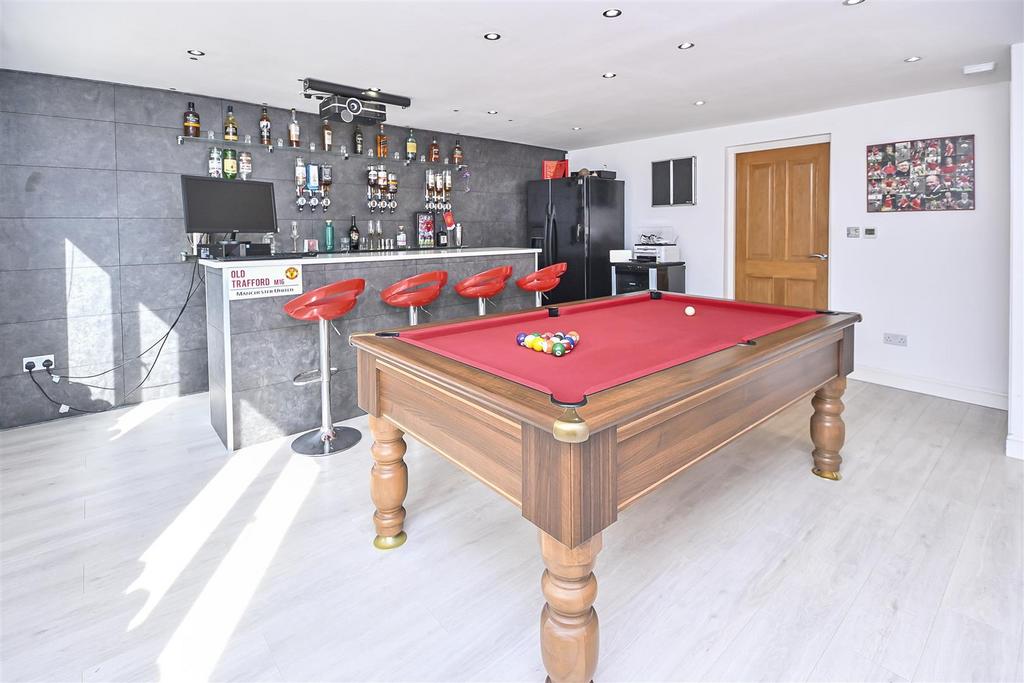 2 St Mary's Court Games Room (2).jpg
