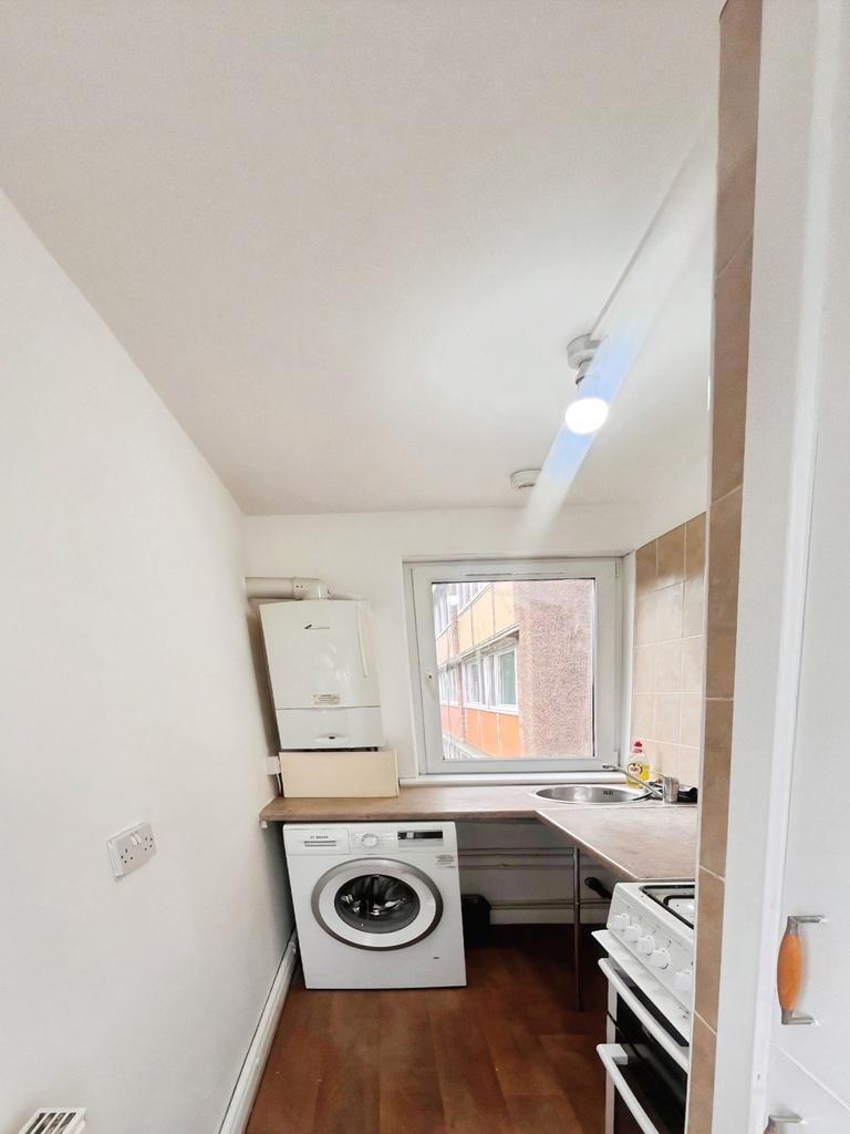 Apartment in Edinburgh, Redbraes, Leith Central - View 5