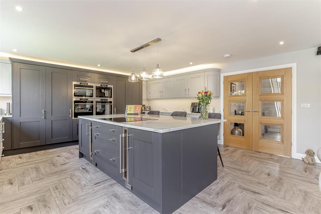 Dining Kitchen - D.jpg