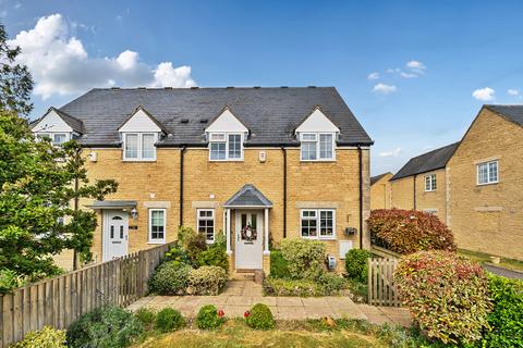 2 Chalcroft Close, Ducklington, Witney, OX29 7TP