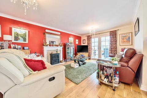 2 Chalcroft Close, Ducklington, Witney, OX29 7TP