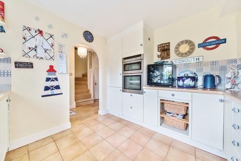 2 Chalcroft Close, Ducklington, Witney, OX29 7TP