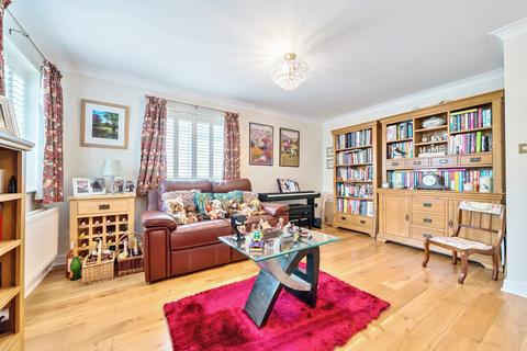 2 Chalcroft Close, Ducklington, Witney, OX29 7TP