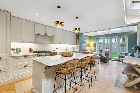 33 Winfrith Road, London, SW18 3BE