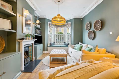 33 Winfrith Road, London, SW18 3BE