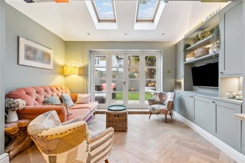 33 Winfrith Road, London, SW18 3BE