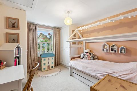 33 Winfrith Road, London, SW18 3BE