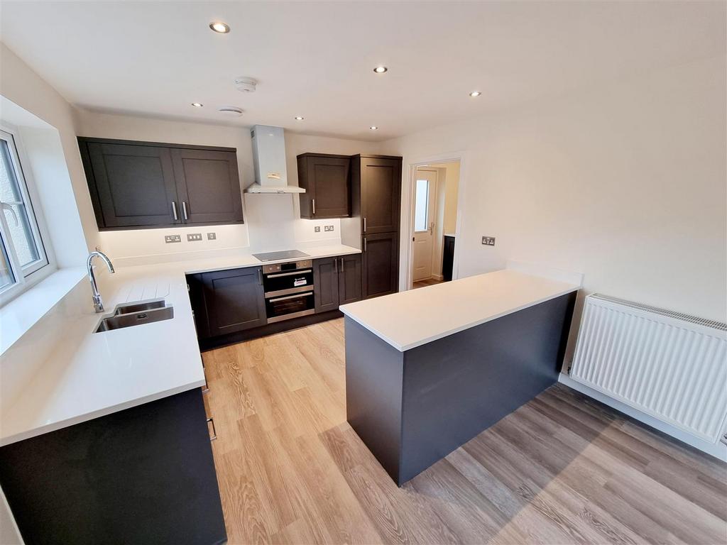 Kitchen Area.jpg