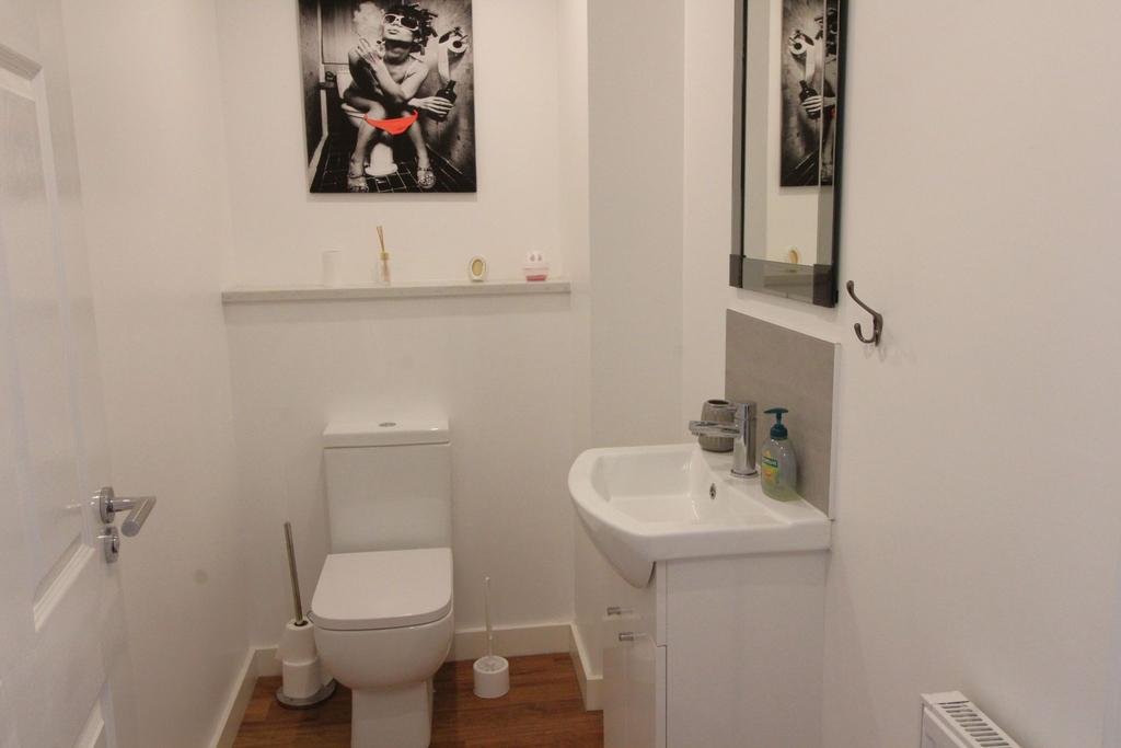 Photograph 9