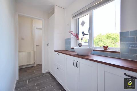 339 Longford Lane, Gloucester, GL2 9EW