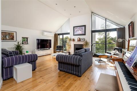 2 bedroom penthouse for sale, Seren Court, Cyncoed Road, Cardiff., CF23
