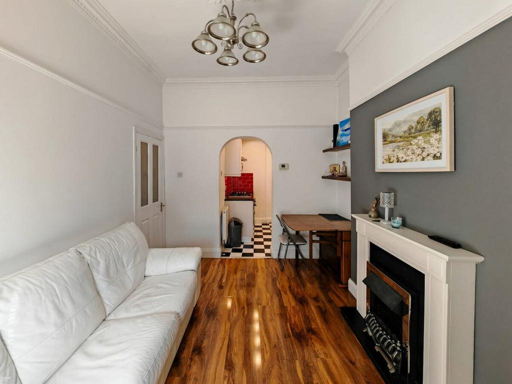 Apartment in HARROW - View 4
