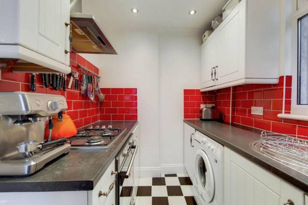 Apartment in HARROW - View 5