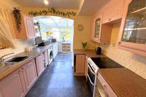 6 bedroom semi-detached house for sale, Birchfield Close, Halesowen B63