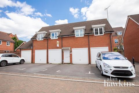 1 Hart Close, Royal Wootton Bassett, Swindon, SN4 7FN