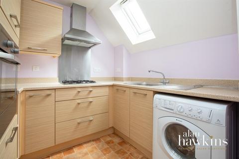 1 Hart Close, Royal Wootton Bassett, Swindon, SN4 7FN