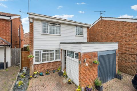 1 Aragon Close, Hemel Hempstead, HP2 7LG