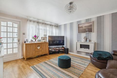 1 Aragon Close, Hemel Hempstead, HP2 7LG