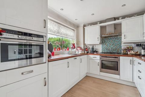 1 Aragon Close, Hemel Hempstead, HP2 7LG