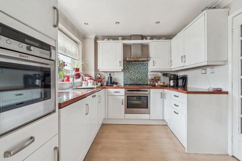 1 Aragon Close, Hemel Hempstead, HP2 7LG