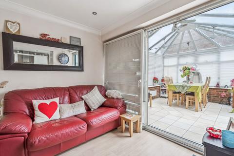 1 Aragon Close, Hemel Hempstead, HP2 7LG
