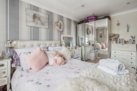 1 Aragon Close, Hemel Hempstead, HP2 7LG