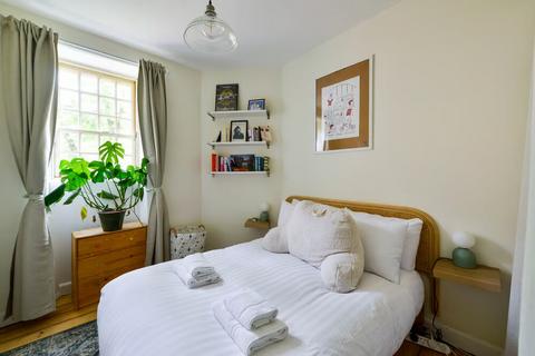 1 bedroom flat to rent, Well Court, Dean Path, Dean Village, Edinburgh, EH4