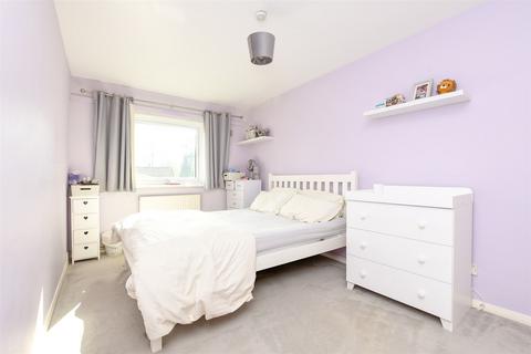 2 bedroom flat for sale, Brookwood House, Horley RH6