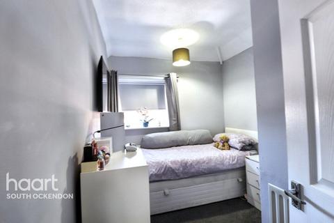 153 Usk Road, Aveley, South Ockendon, RM15 4NT