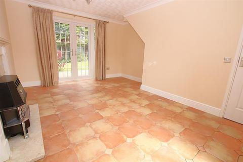 3 bedroom semi-detached house for sale, Triumph Gardens, Duston