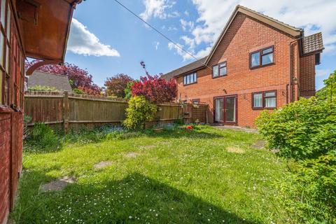 21 Orchard Road, Farnborough, Orpington, BR6 7BP