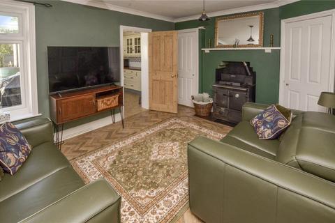 10 Ashurst Road, West Moors, Ferndown, BH22 0LS