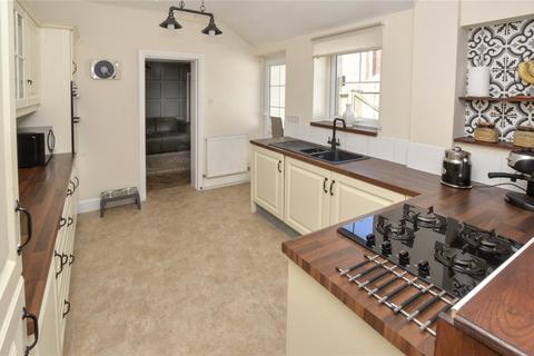 10 Ashurst Road, West Moors, Ferndown, BH22 0LS