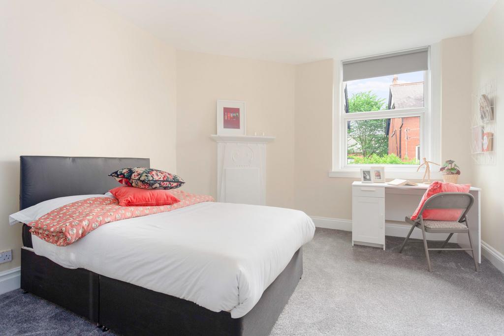 House in Leeds - View 2