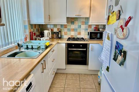 2 bedroom apartment for sale, Larch Grove, Newport