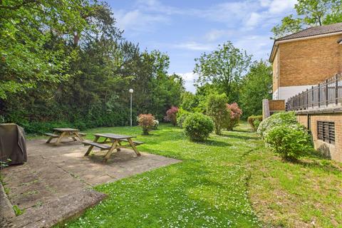 27 Old Mill Place, Wraysbury, Staines-upon-thames, TW19 5LY