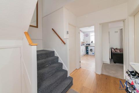4 bedroom semi-detached house for sale, Stanborough Avenue, Borehamwood