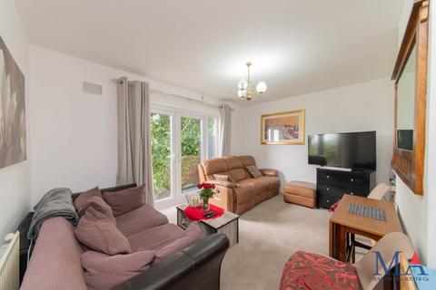 4 bedroom semi-detached house for sale, Stanborough Avenue, Borehamwood
