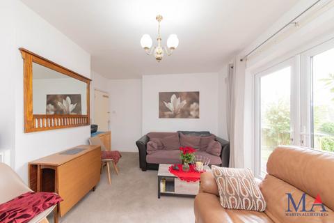 4 bedroom semi-detached house for sale, Stanborough Avenue, Borehamwood