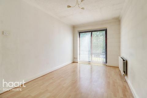 1 bedroom apartment for sale, Thrush Court, London