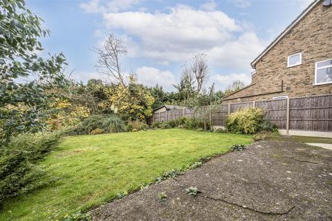 28 Acacia Close, Stanmore, HA7 3JR