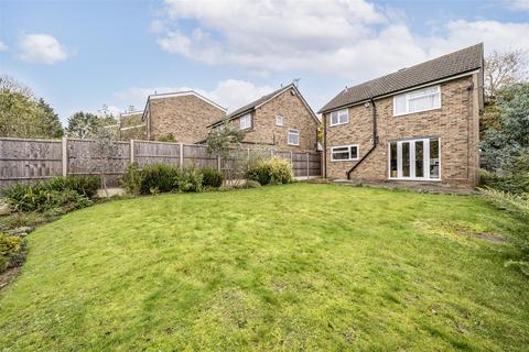28 Acacia Close, Stanmore, HA7 3JR