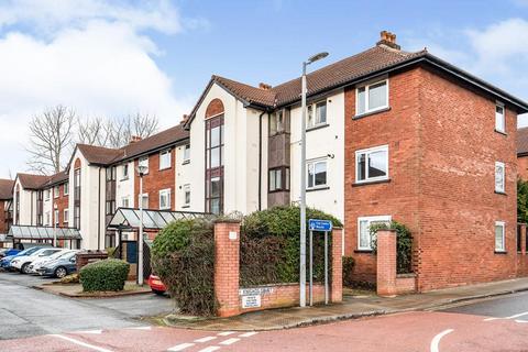 3 bedroom apartment to rent, Knights Court, Canterbury Gardens, Eccles New Road, Salford