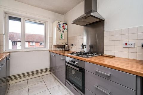 3 bedroom apartment to rent, Knights Court, Canterbury Gardens, Eccles New Road, Salford