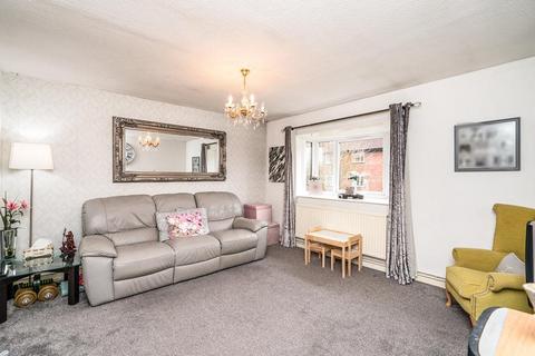 3 bedroom apartment to rent, Knights Court, Canterbury Gardens, Eccles New Road, Salford